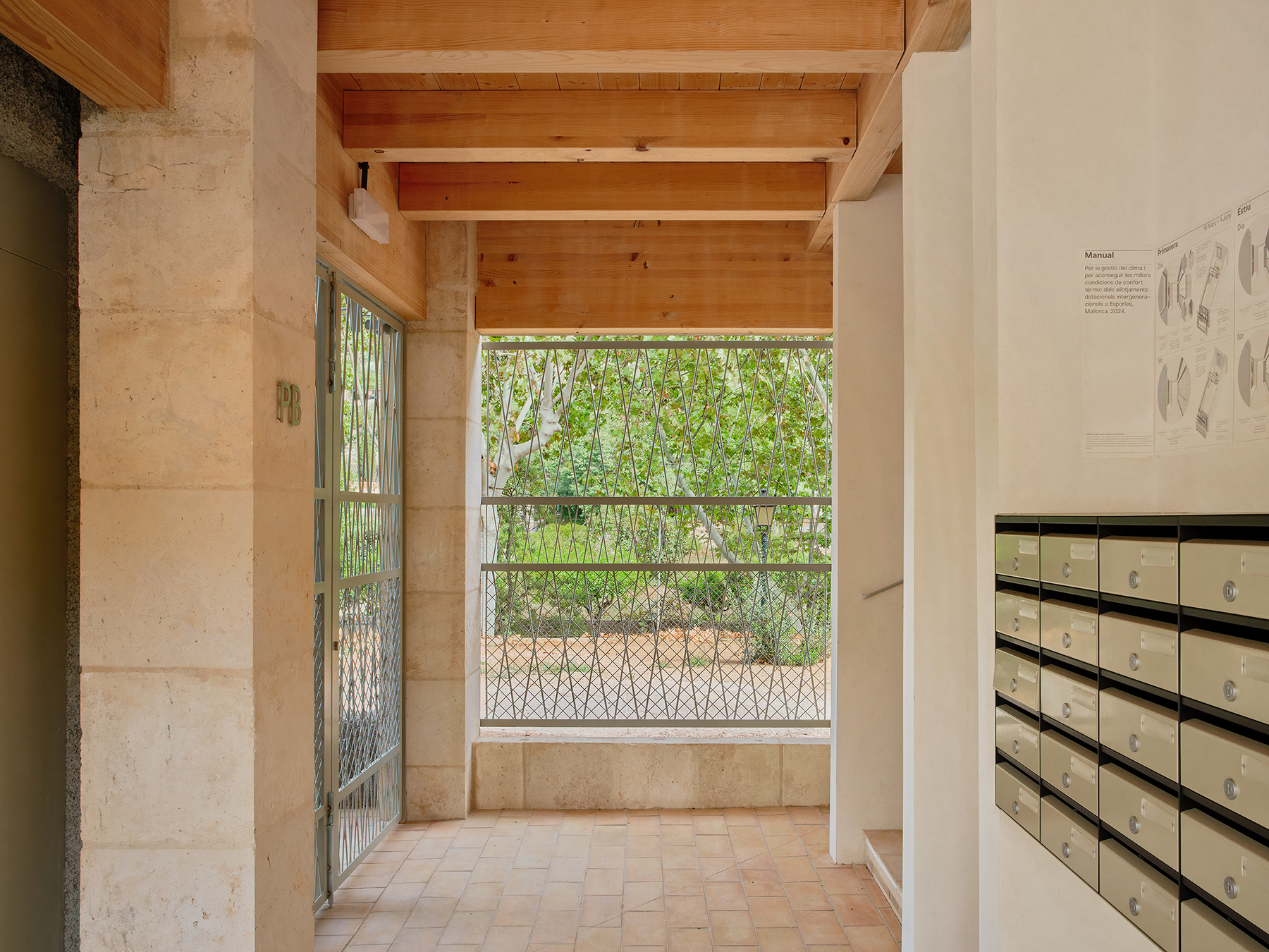 "18 Intergenerational Social Housing", di Emiliano López Mónica Rivera Arquitectos, Maiorca (Spagna). Foto di José Hevia.