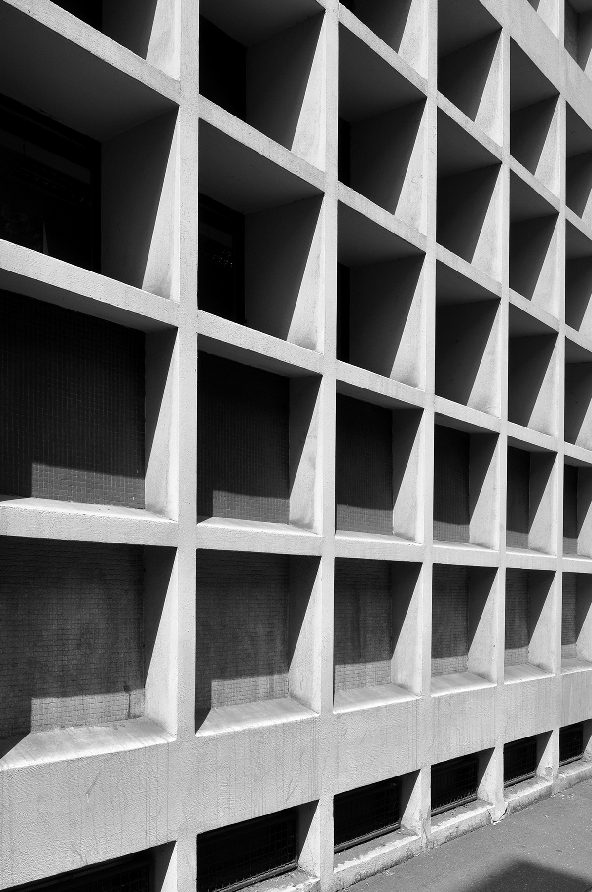 Biblioteca Sormani, facciata su via della Guastalla, Milano. Foto del 2016 di Stefano Suriano.