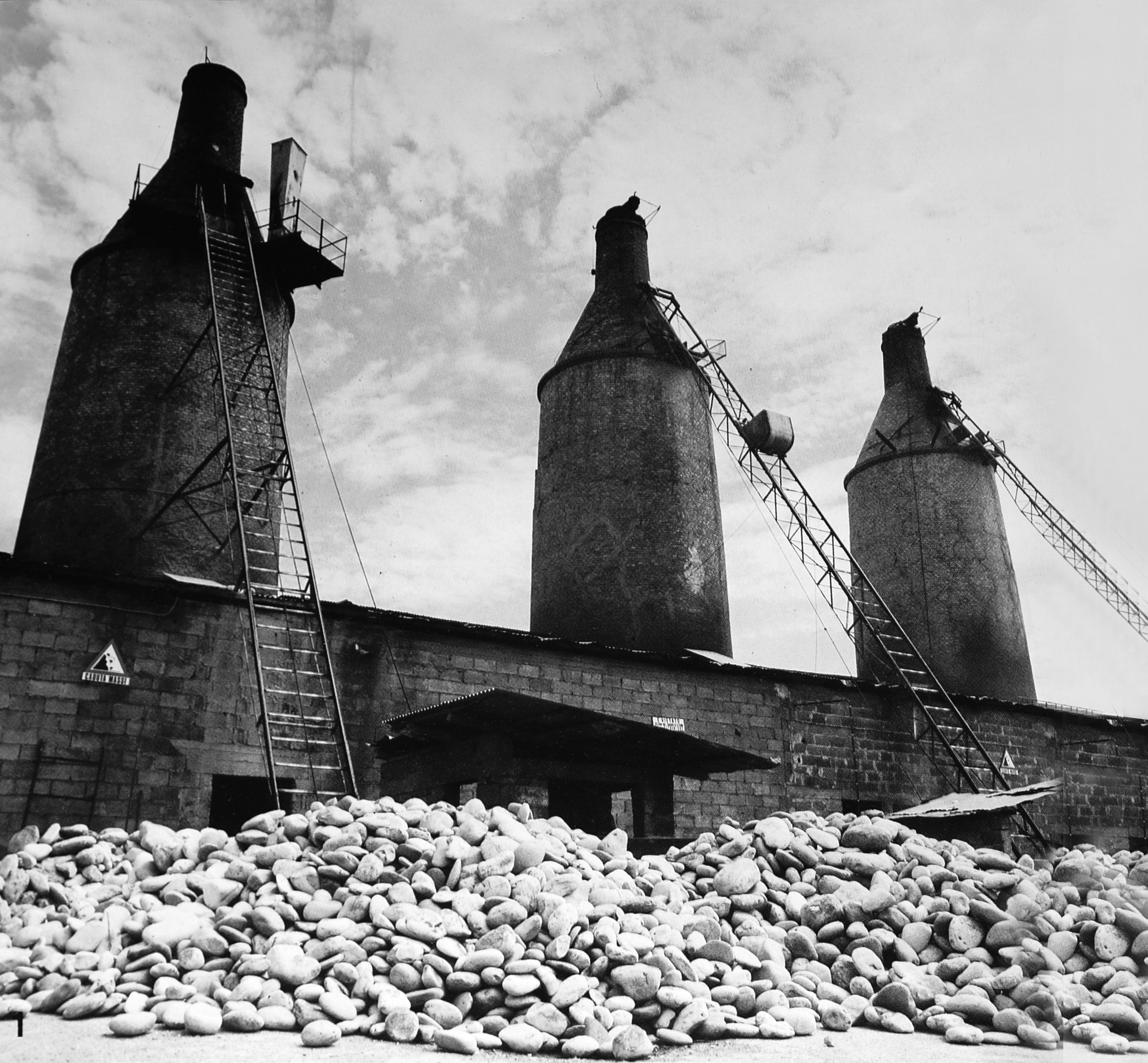 Immagine storica stabilimento produttivo delle Fornaci Calce Grigolin