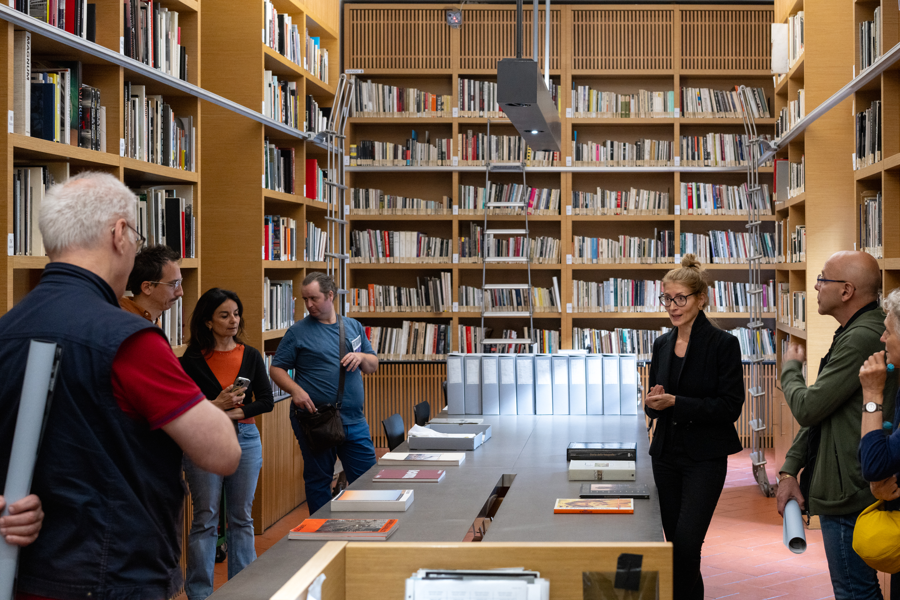 Visita al Museo di Fotografia Contemporanea-Mufoco. Fotografia di Pietro Fanti